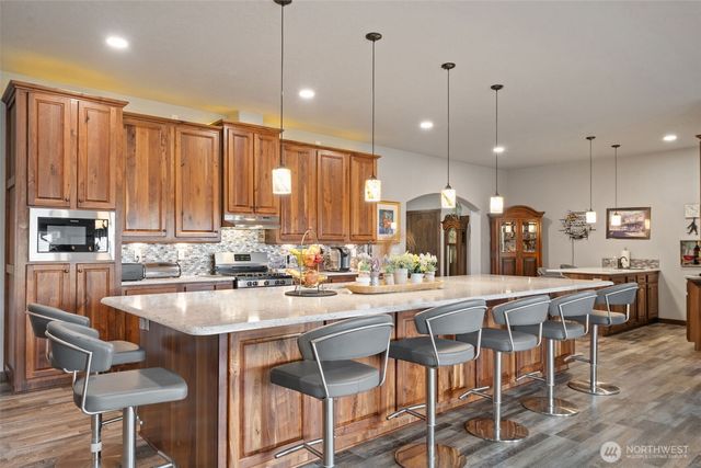 437 NW Equestrian Drive, Poulsbo, WA 98370