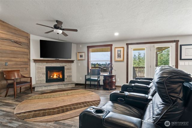 437 NW Equestrian Drive, Poulsbo, WA 98370