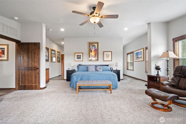 437 NW Equestrian Drive, Poulsbo, WA 98370