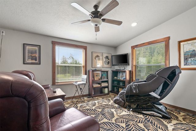 437 NW Equestrian Drive, Poulsbo, WA 98370