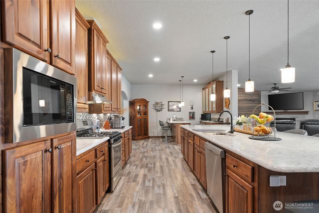 437 NW Equestrian Drive, Poulsbo, WA 98370