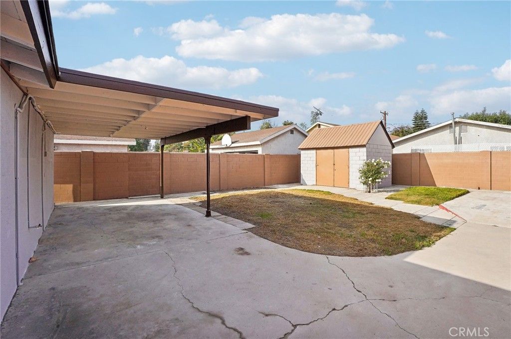 property-img