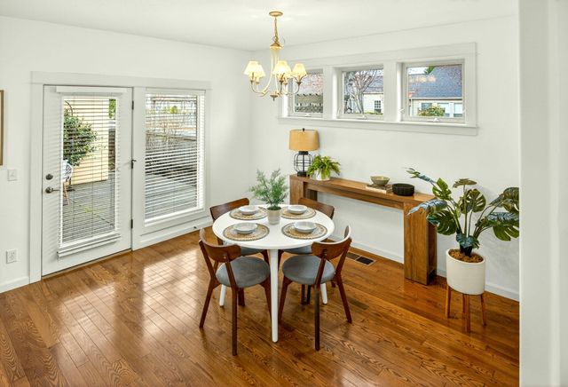 557 N Mountain Avenue, Ashland, OR 97520