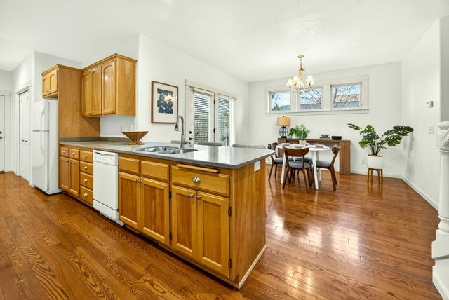 557 N Mountain Avenue, Ashland, OR 97520