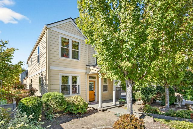 557 N Mountain Avenue, Ashland, OR 97520