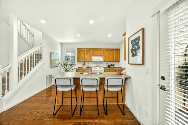 557 N Mountain Avenue, Ashland, OR 97520