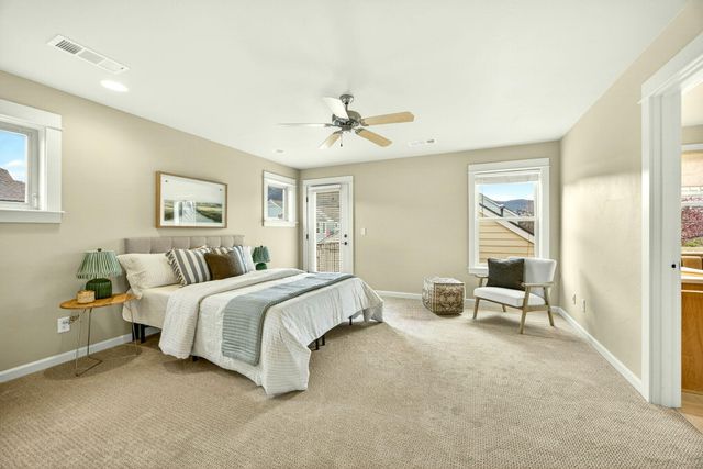 557 N Mountain Avenue, Ashland, OR 97520