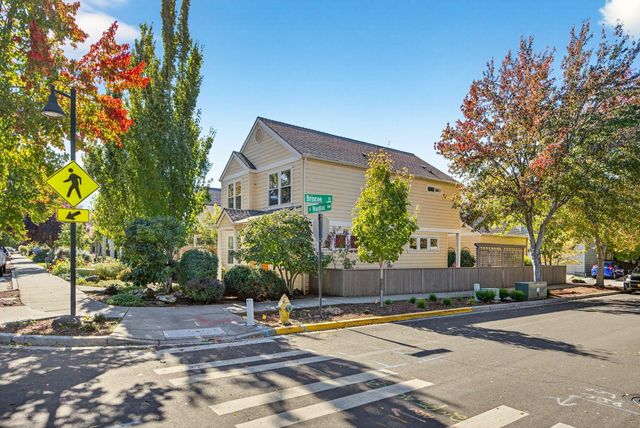 557 N Mountain Avenue, Ashland, OR 97520