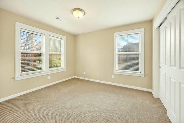 557 N Mountain Avenue, Ashland, OR 97520