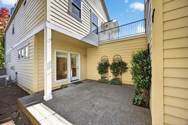 557 N Mountain Avenue, Ashland, OR 97520