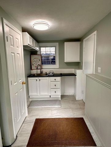 18 Spring Valley Rd 1, Burlington, MA 01803