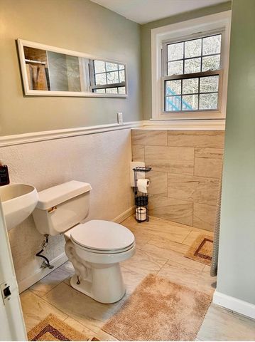 18 Spring Valley Rd 1, Burlington, MA 01803