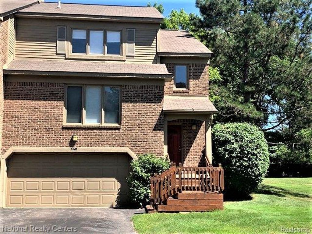 6298 Aspen Ridge Boulevard 34, West Bloomfield, MI 48322