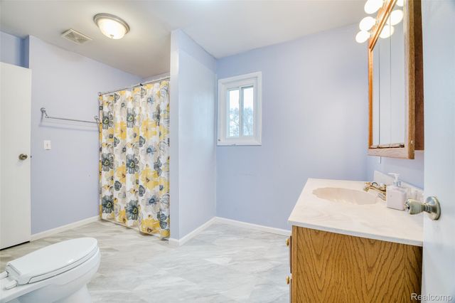 11388 Sunset Boulevard, Putnam Township, MI 48169