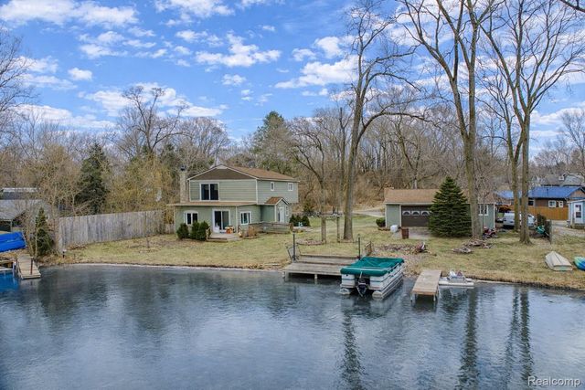 11388 Sunset Boulevard, Putnam Township, MI 48169