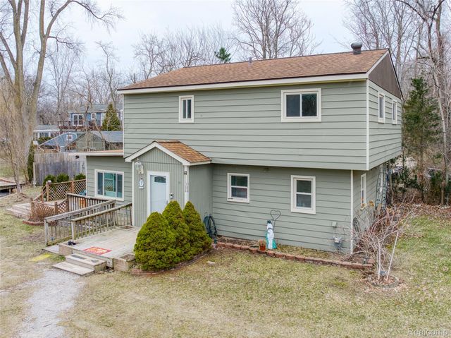 11388 Sunset Boulevard, Putnam Township, MI 48169
