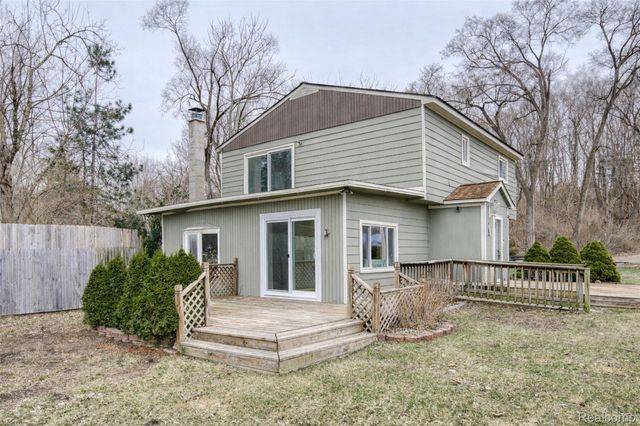 11388 Sunset Boulevard, Putnam Township, MI 48169