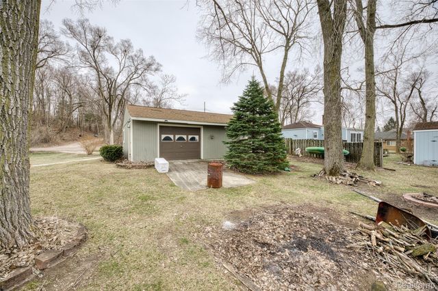 11388 Sunset Boulevard, Putnam Township, MI 48169