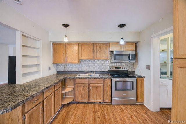 11388 Sunset Boulevard, Putnam Township, MI 48169