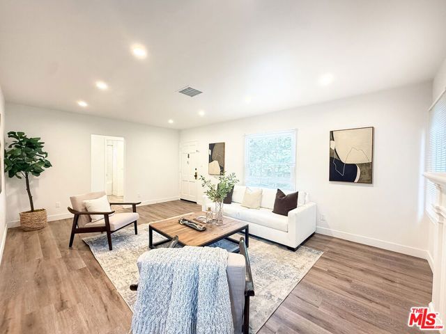 6112 Saturn Street, Los Angeles, CA 90035