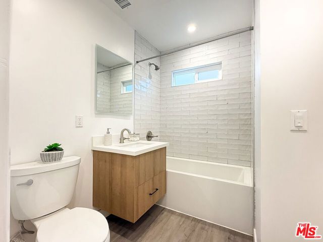 6112 Saturn Street, Los Angeles, CA 90035