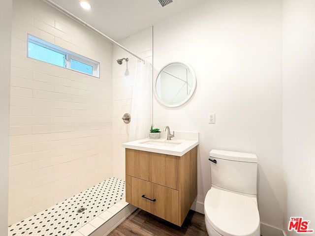 6112 Saturn Street, Los Angeles, CA 90035
