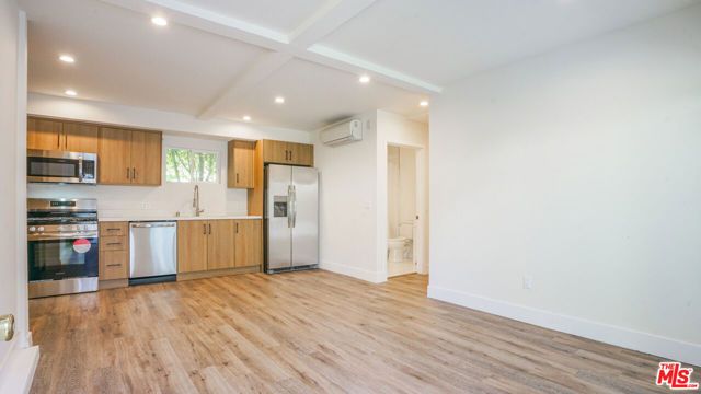 6112 Saturn Street, Los Angeles, CA 90035