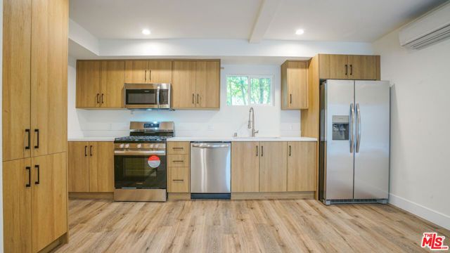 6112 Saturn Street, Los Angeles, CA 90035