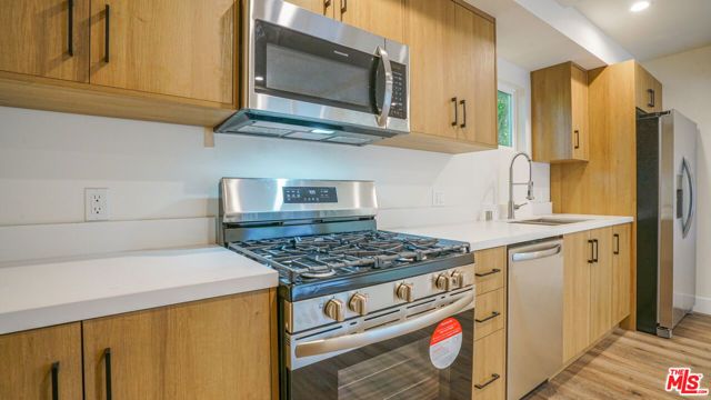 6112 Saturn Street, Los Angeles, CA 90035