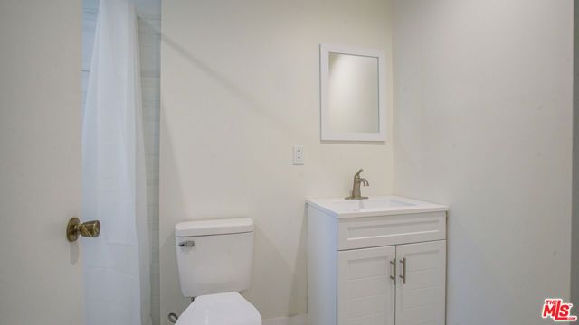 6112 Saturn Street, Los Angeles, CA 90035
