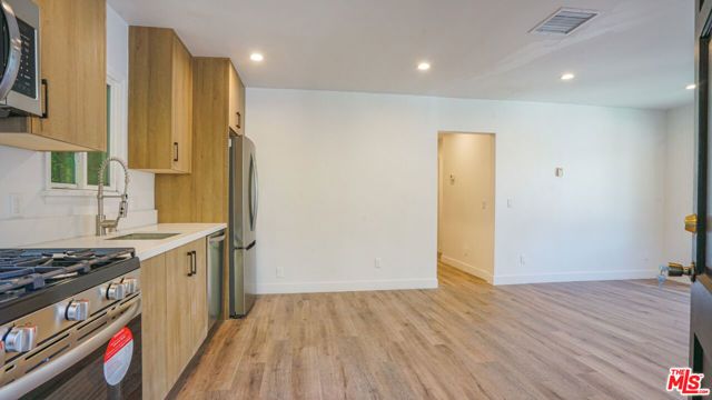 6112 Saturn Street, Los Angeles, CA 90035