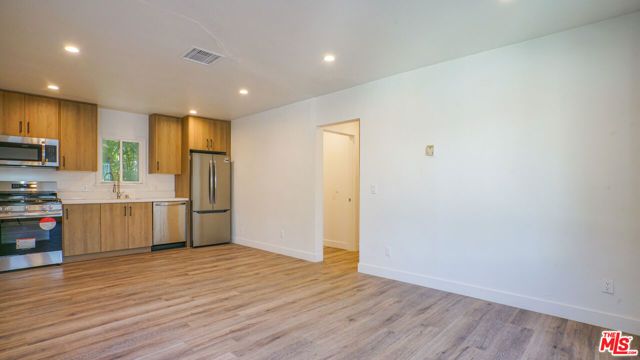 6112 Saturn Street, Los Angeles, CA 90035