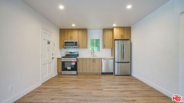 6112 Saturn Street, Los Angeles, CA 90035