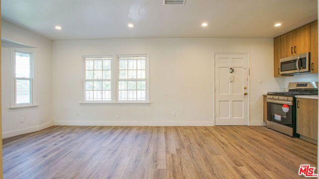 6112 Saturn Street, Los Angeles, CA 90035