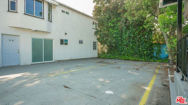 6112 Saturn Street, Los Angeles, CA 90035