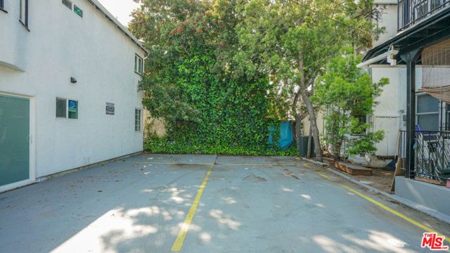 6112 Saturn Street, Los Angeles, CA 90035