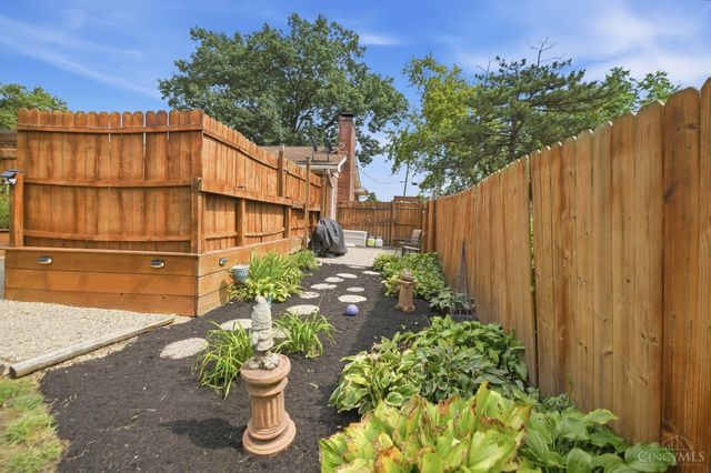 5065 Suwannee Drive, Fairfield, OH 45014
