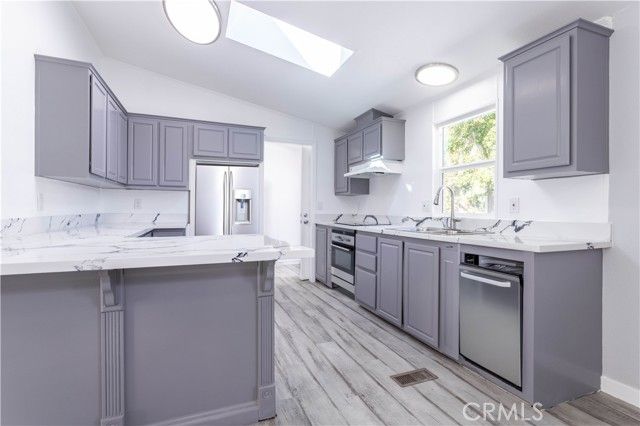 24303 Woolsey Canyon 97, Canoga Park (los Angeles), CA 91304