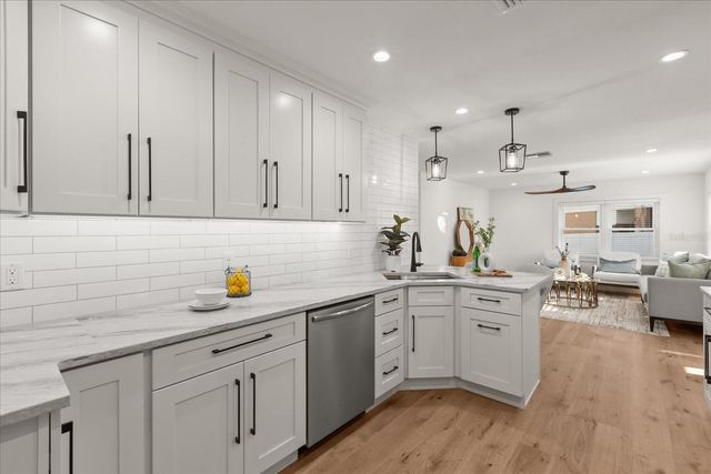 426 SUNRISE COURT, Orlando, FL 32803