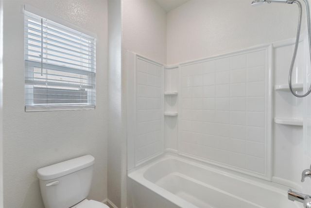 1585 Tannehill Dr, Manteca, CA 95337
