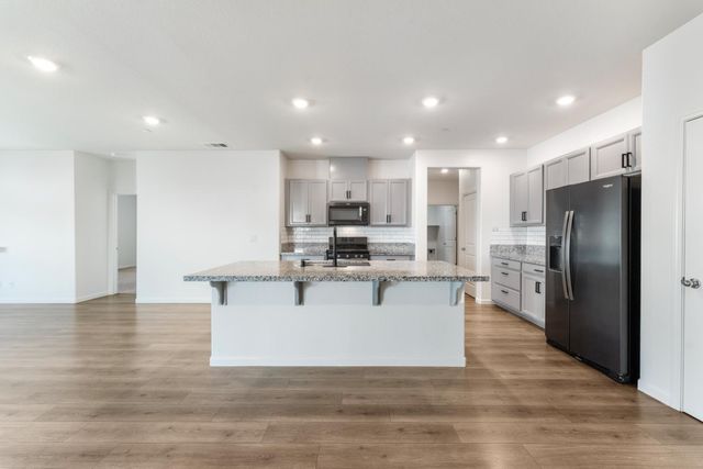 1585 Tannehill Dr, Manteca, CA 95337