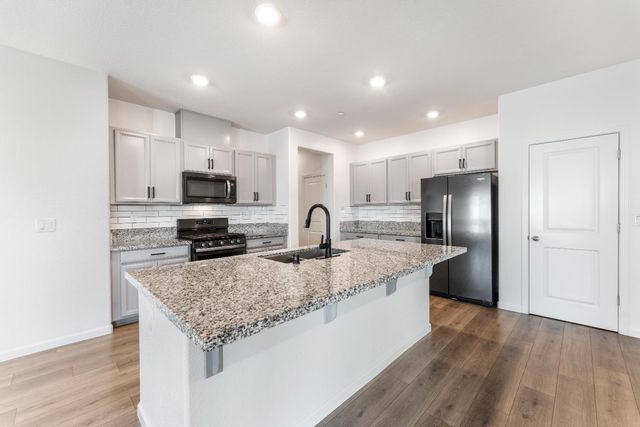 1585 Tannehill Dr, Manteca, CA 95337