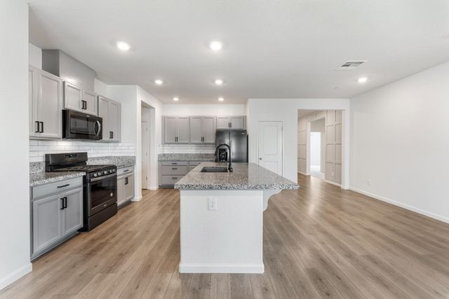 1585 Tannehill Dr, Manteca, CA 95337