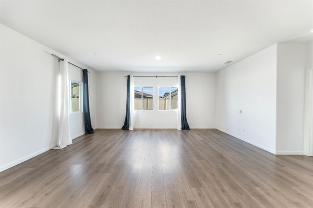 1585 Tannehill Dr, Manteca, CA 95337