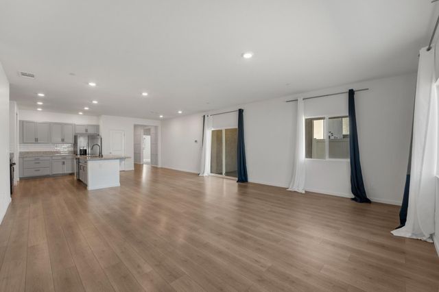 1585 Tannehill Dr, Manteca, CA 95337