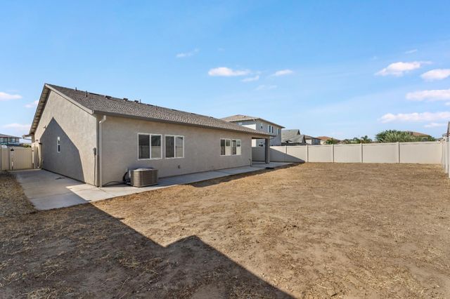 1585 Tannehill Dr, Manteca, CA 95337