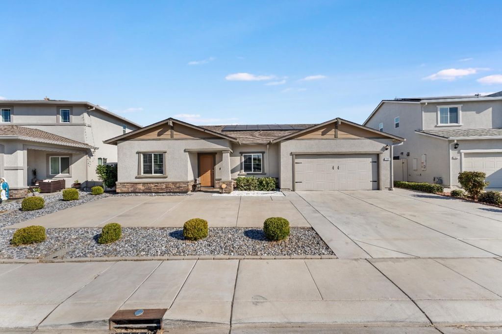 1585 Tannehill Dr, Manteca, CA 95337