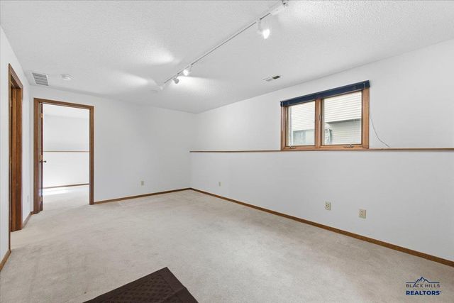 1440 LOOKOUT VALLEY CT, Spearfish, SD 57783