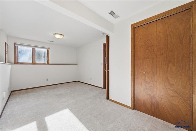 1440 LOOKOUT VALLEY CT, Spearfish, SD 57783