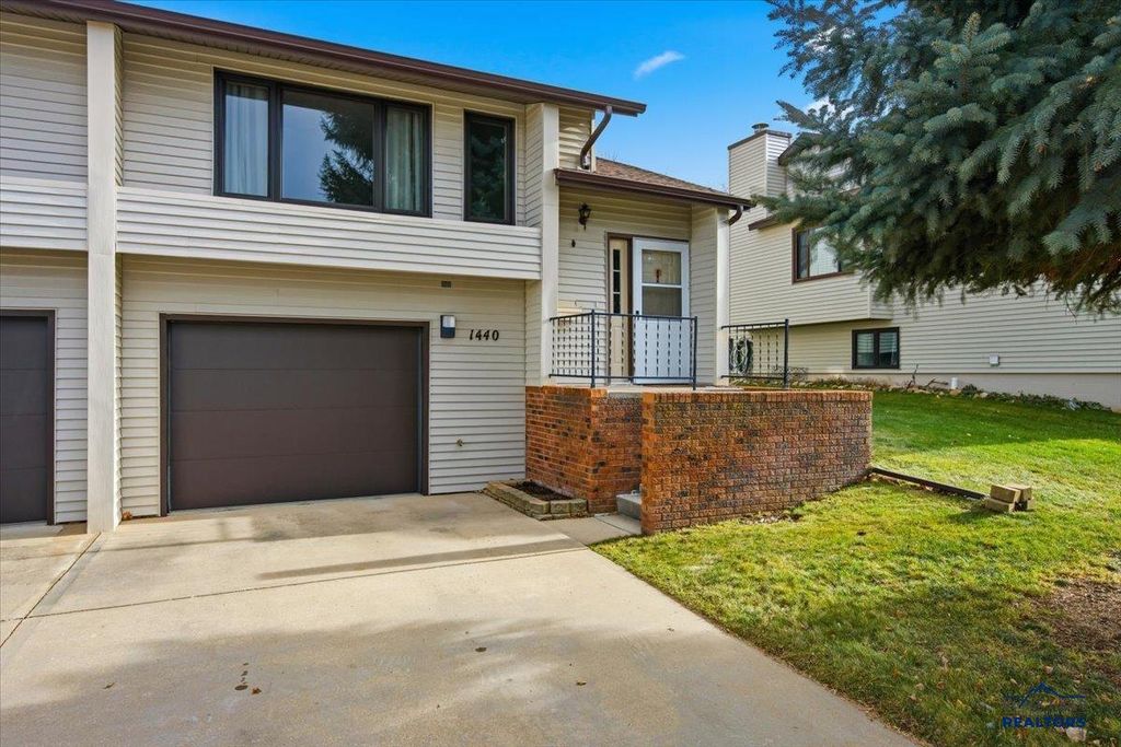 1440 LOOKOUT VALLEY CT, Spearfish, SD 57783